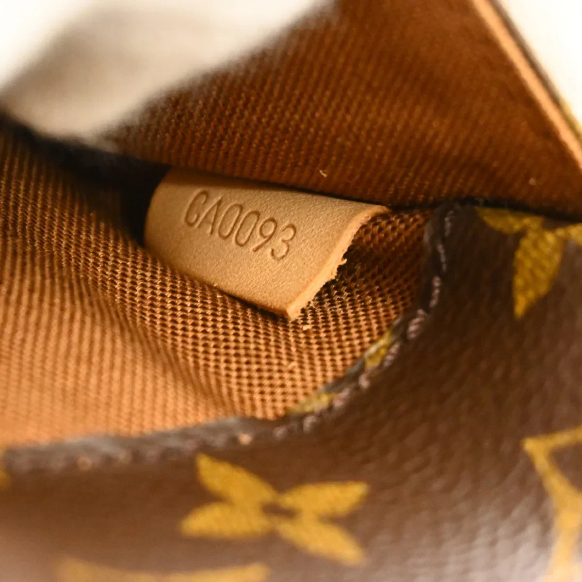 Louis Vuitton 2003 Monogram Pochette Gange Bum Bag M51870 - Image 10