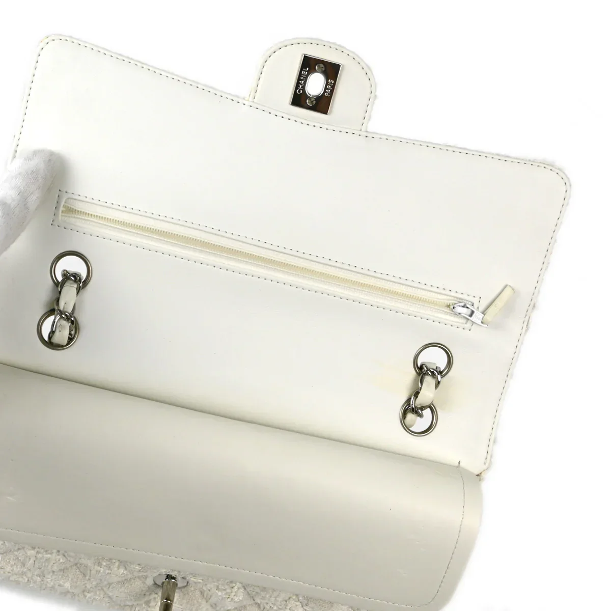 Chanel 2004-2005 White Tweed Medium Classic Double Flap Shoulder Bag - Image 8