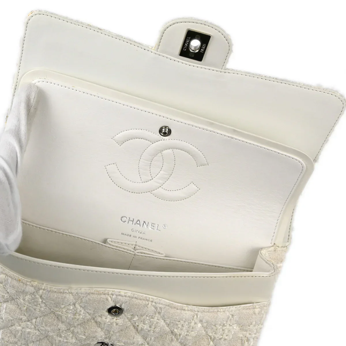 Chanel 2004-2005 White Tweed Medium Classic Double Flap Shoulder Bag - Image 9