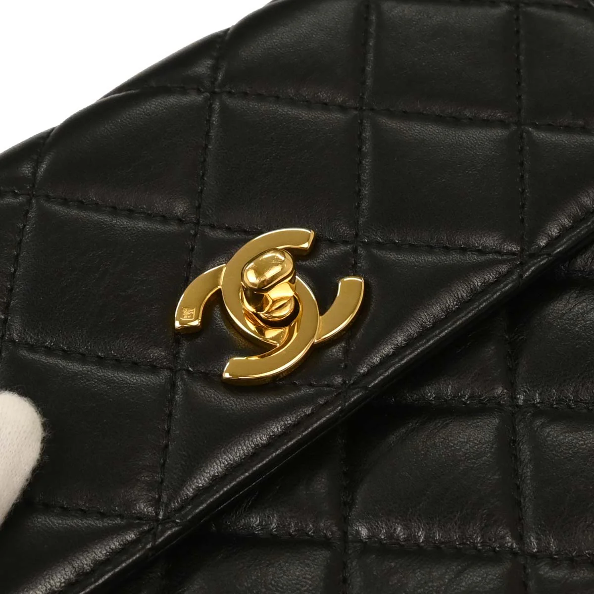 Chanel 1996-1997 Black Lambskin Handbag - Image 4
