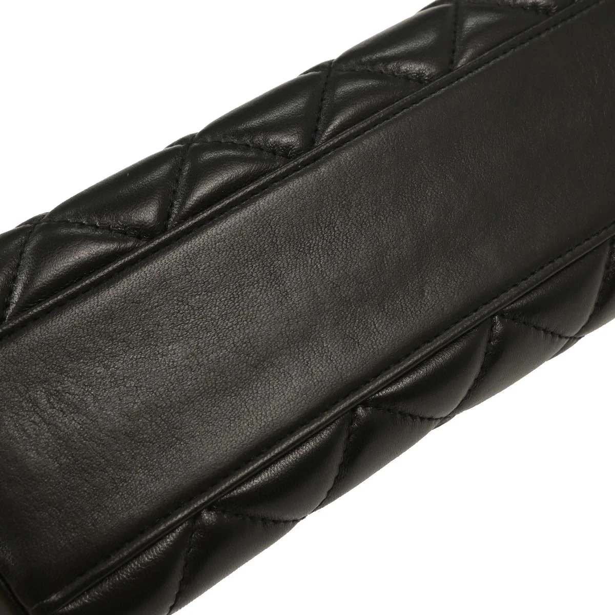 Chanel 1996-1997 Black Lambskin Handbag - Image 5
