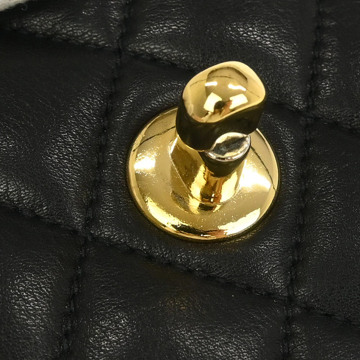 Chanel 1989-1991 Black Lambskin Bum Belt Bag #75/30 - Image 10