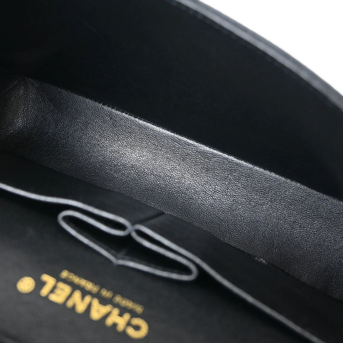 Chanel 2005-2006 Black Caviar Medium Classic Double Flap Shoulder Bag - Image 9
