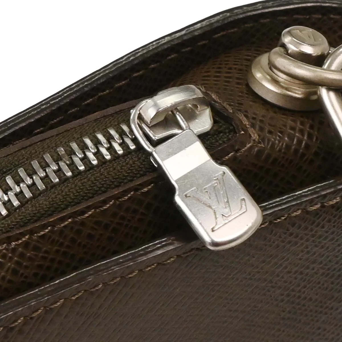 Louis Vuitton 2006 Brown Taiga Baikal Clutch Bag M30188 - Image 6