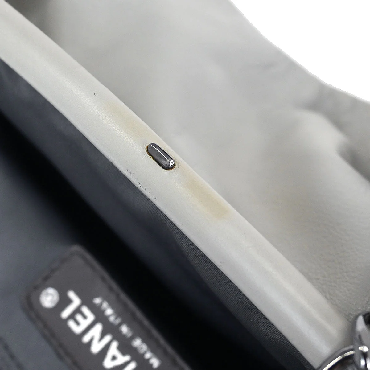 Chanel 2006-2008 Light Gray Lambskin Handbag - Image 10