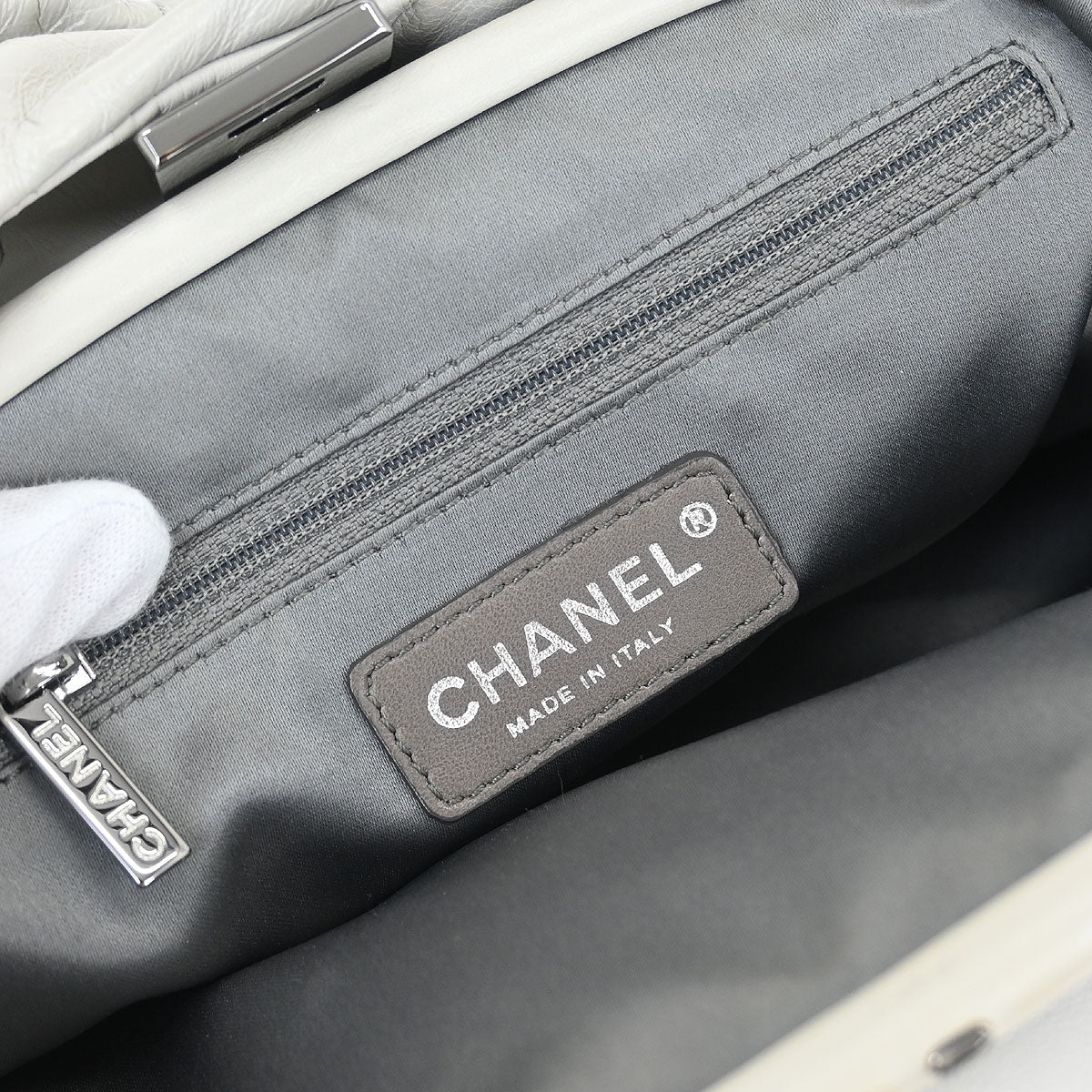 Chanel 2006-2008 Light Gray Lambskin Handbag - Image 8