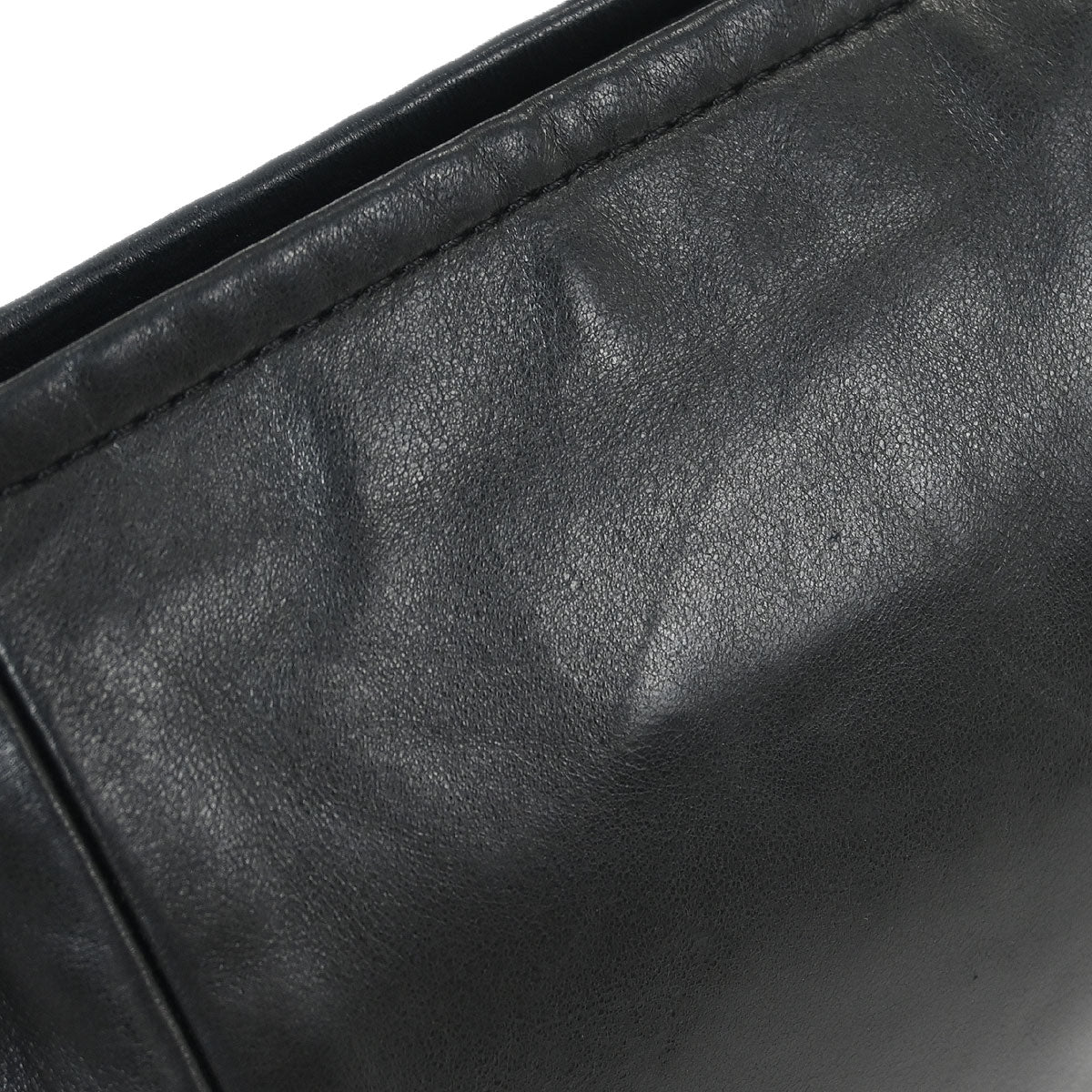 Chanel 2002-2003 Black Lambskin Chain Hobo Handbag - Image 7