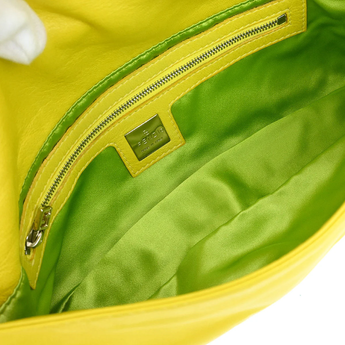 Fendi 2000 Leather Baguette Handbag - Image 8