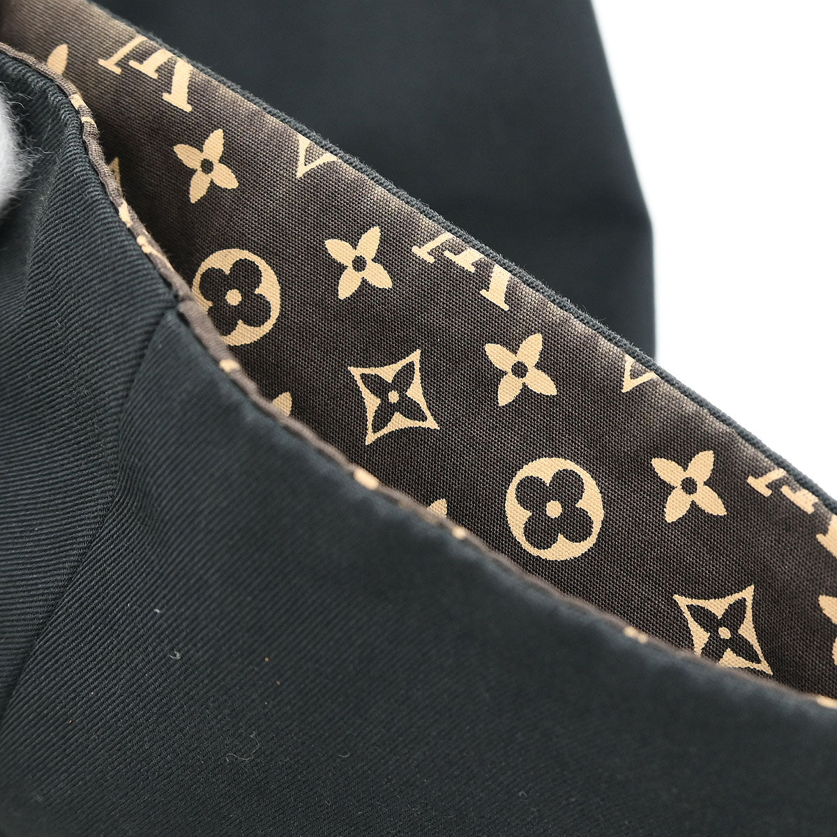 Louis Vuitton 2008 Coat Black #36 - Image 6