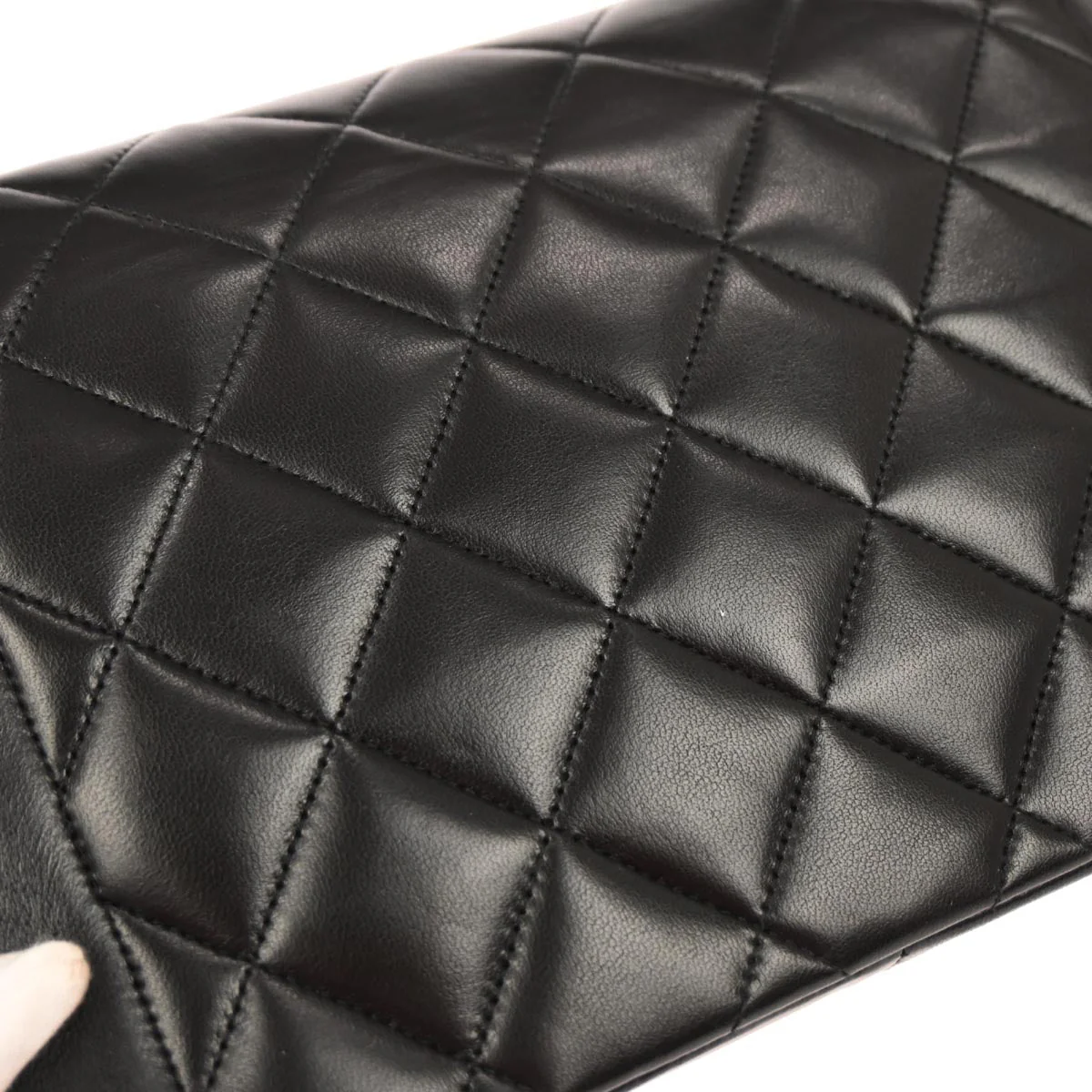 Chanel 1991-1994 Black Lambskin Medium Diana Shoulder Bag - Image 4