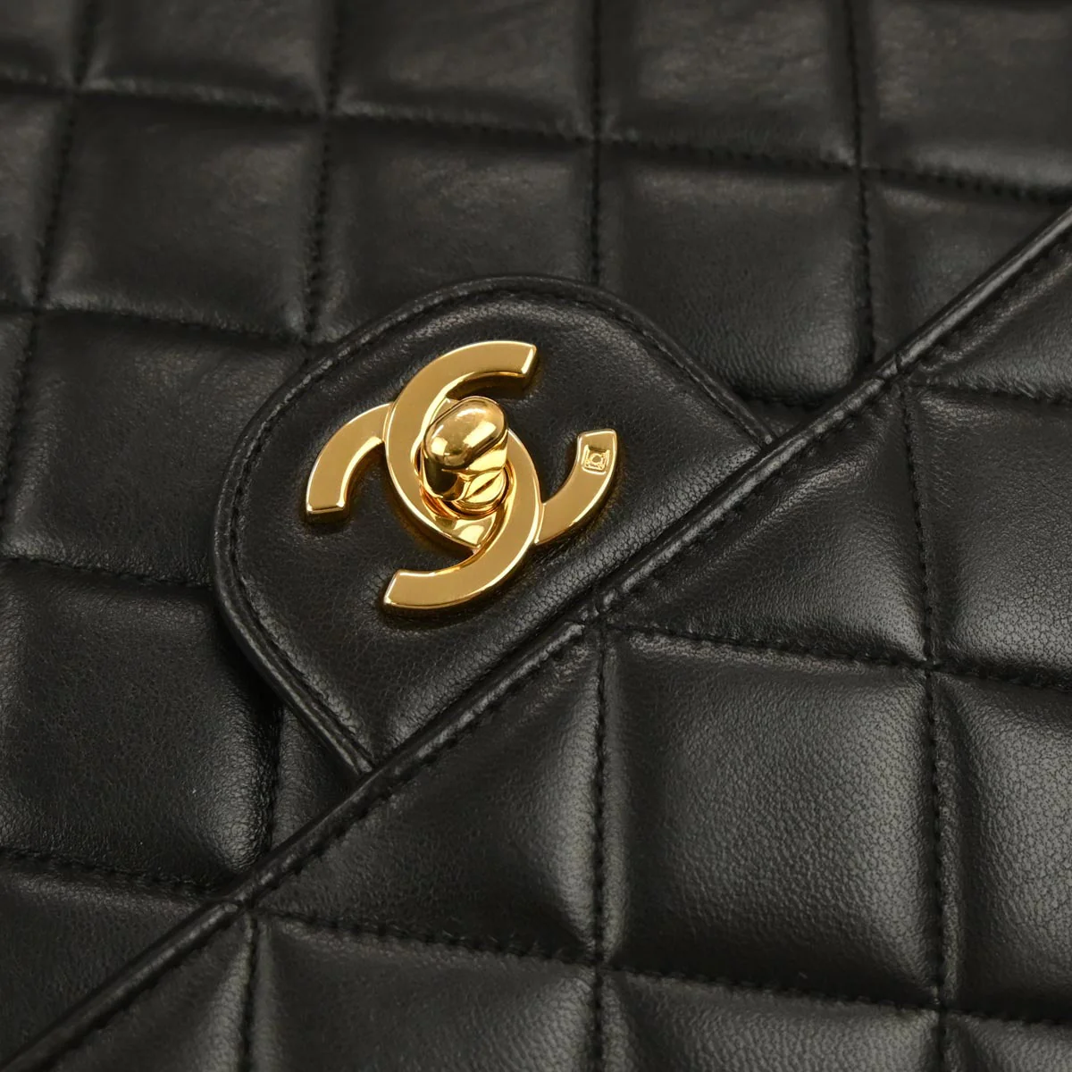 Chanel 1996-1997 Black Lambskin Double Sided Handbag - Image 4