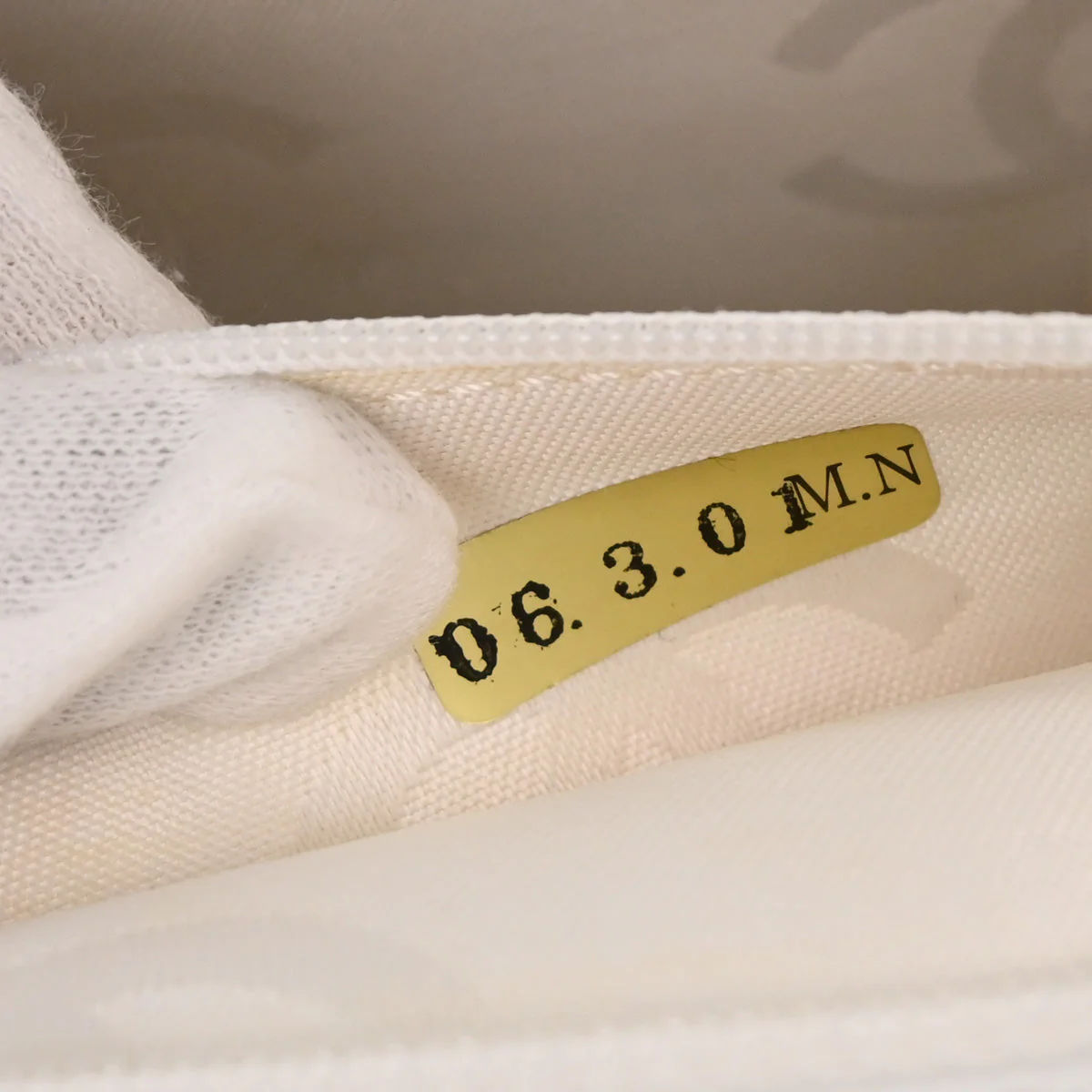 Chanel Ivory Canvas Handbag - Image 9