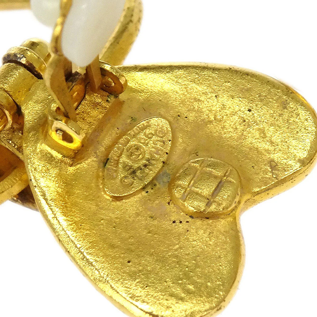 Chanel Heart Dangle Hoop Gold Clip-On Earrings 95P - Image 4