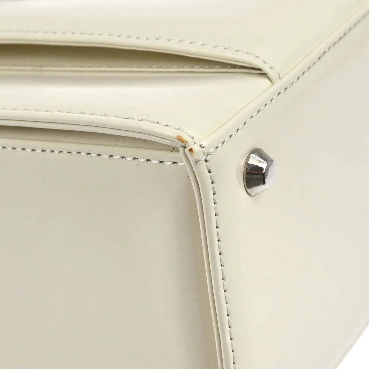 Yves Saint Laurent White Leather Handbag - Image 3