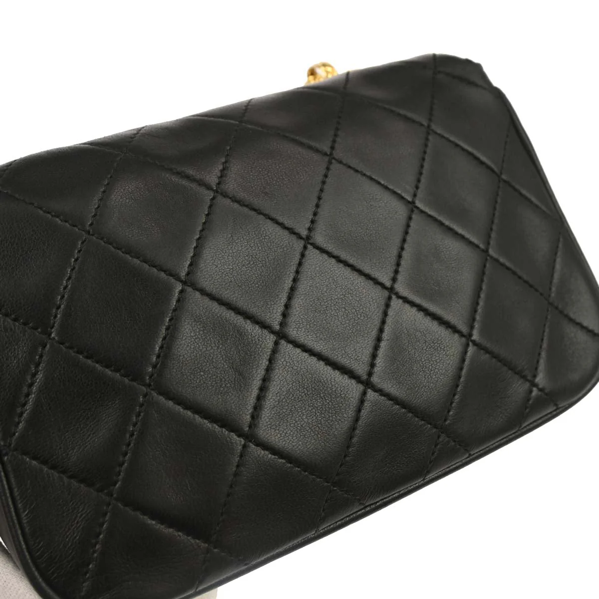Chanel 1991-1994 Black Lambskin Crossbody Shoulder Bag - Image 4