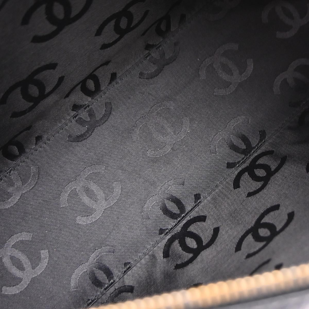 Chanel 2002-2003 Black Caviar Skin Hobo Bag - Image 8