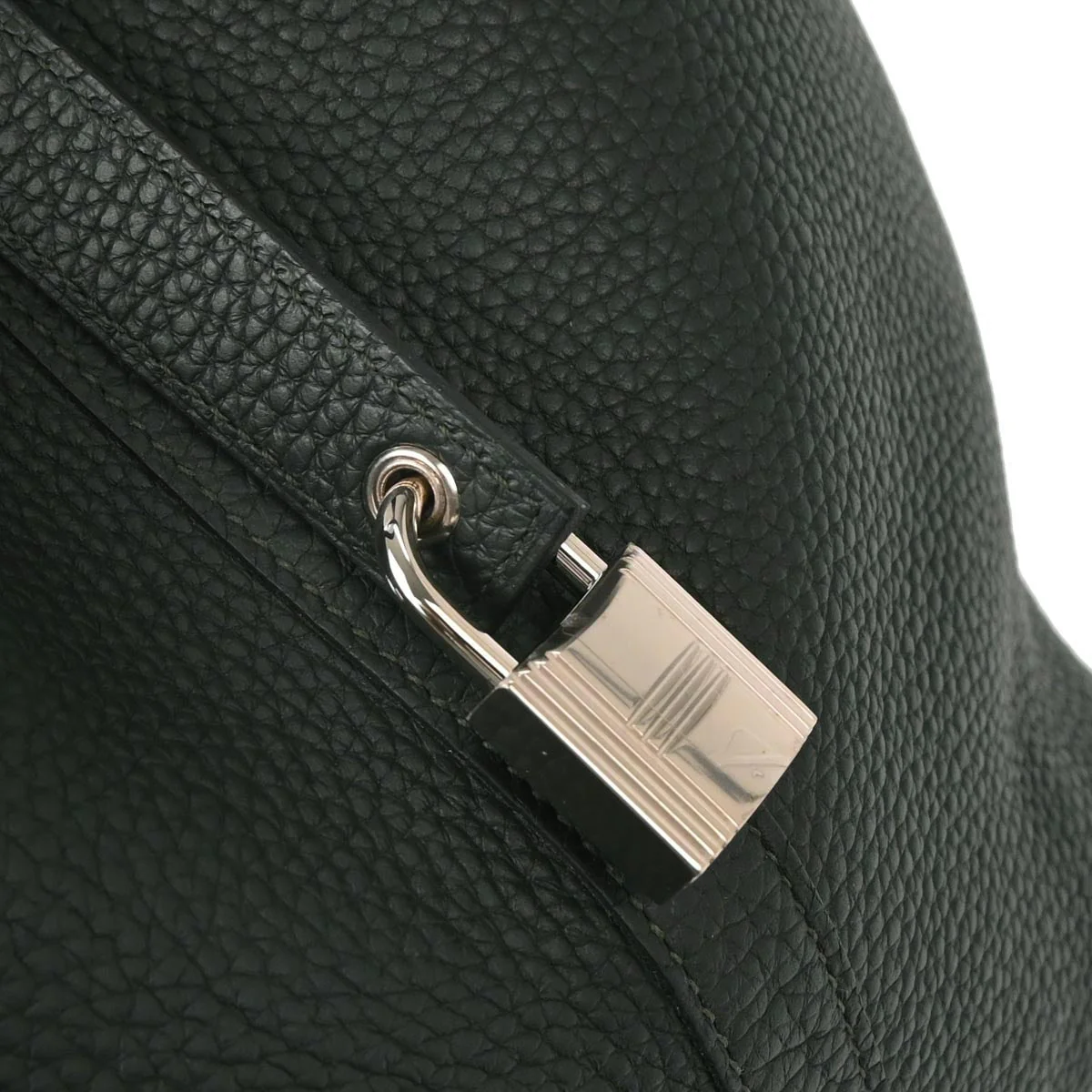 Hermes Vert Anglais Taurillon Clemence Picotin Lock 26 GM Handbag - Image 7