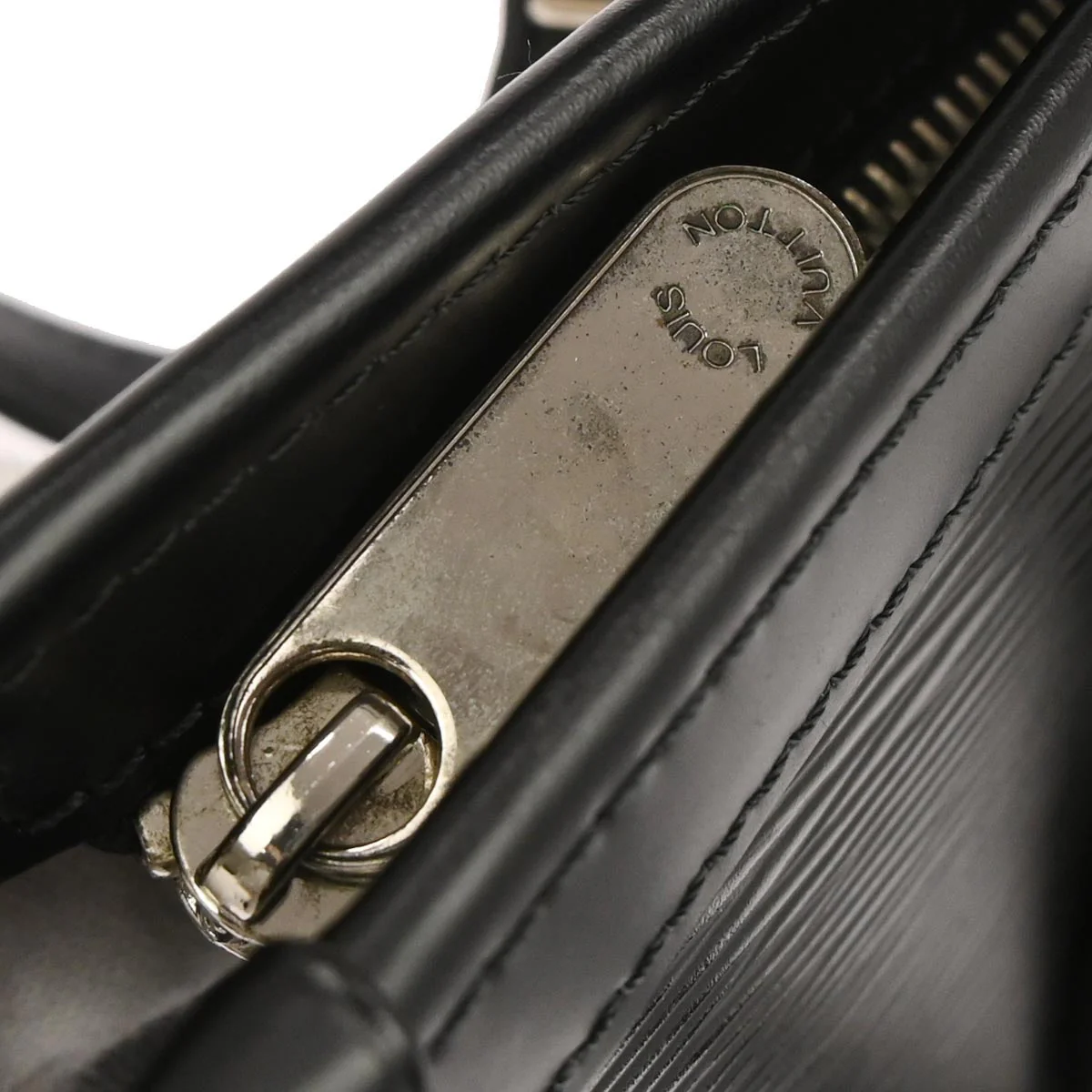 Louis Vuitton 2009 Black Epi Madeleine PM Shoulder Bag M59332 - Image 7