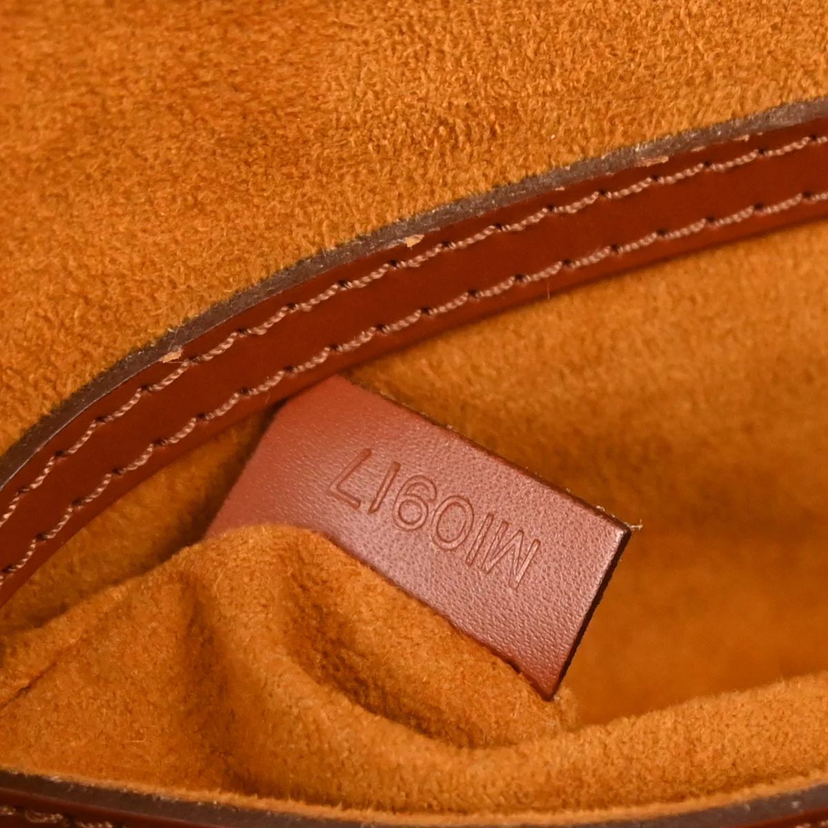 Louis Vuitton 1997 Brown Epi Alma Handbag M52143 - Image 9