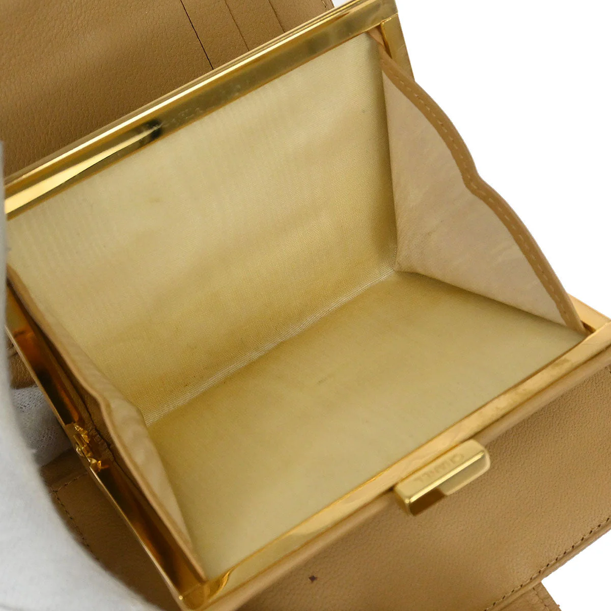 Chanel 1996-1997 Bifold Wallet Purse Beige Caviar Skin - Image 5