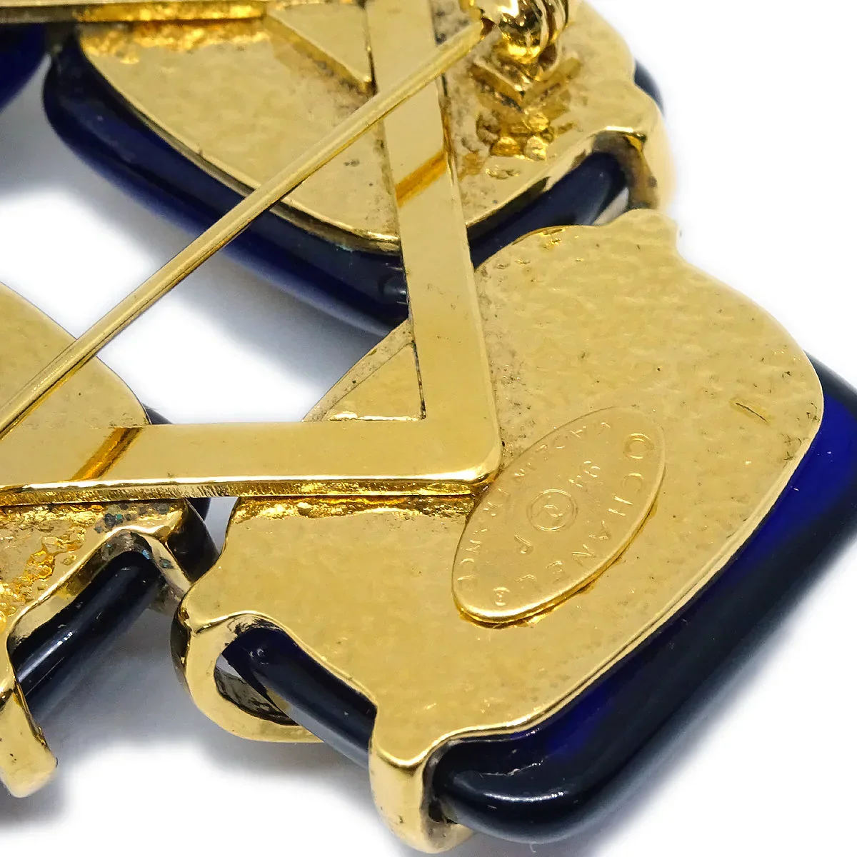 Chanel 1994 Gold & Blue Gripoix 'CC' Brooch - Image 3