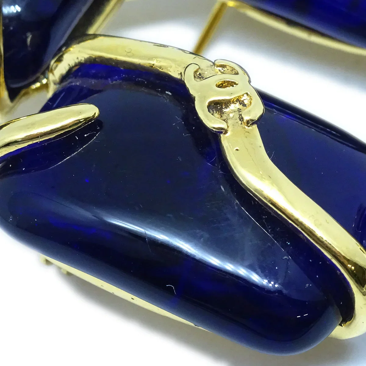 Chanel 1994 Gold & Blue Gripoix 'CC' Brooch - Image 4
