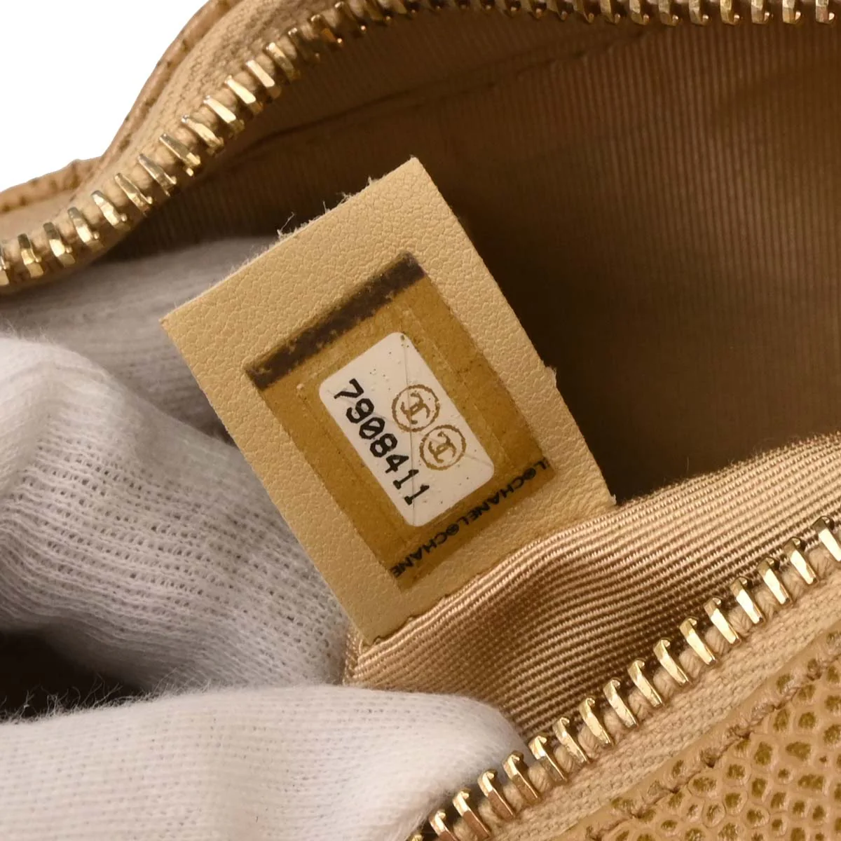 Chanel 2002-2003 Beige Caviar Handbag - Image 10