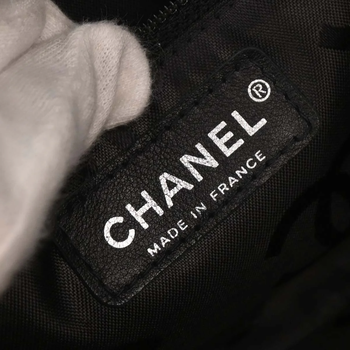 Chanel 2004-2005 Beige Calfskin Cambon Ligne Bowling Bag - Image 8