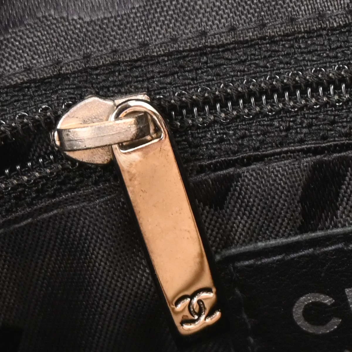 Chanel 2004-2005 Beige Calfskin Cambon Ligne Bowling Bag - Image 9