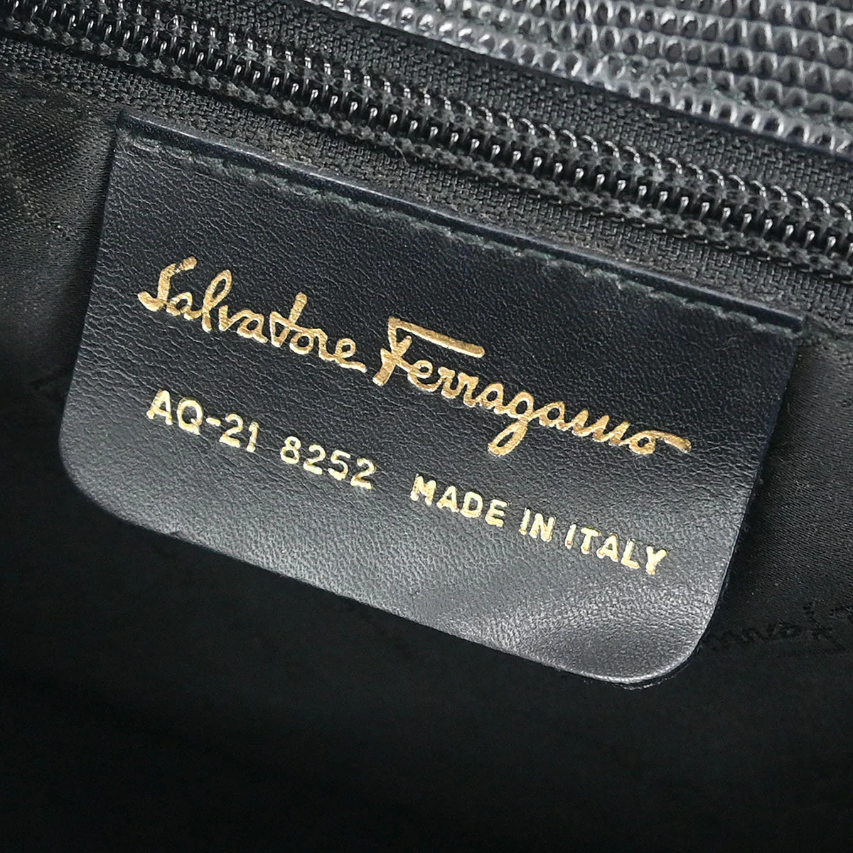 Salvatore Ferragamo Black Vara 2way Shoulder Handbag - Image 10