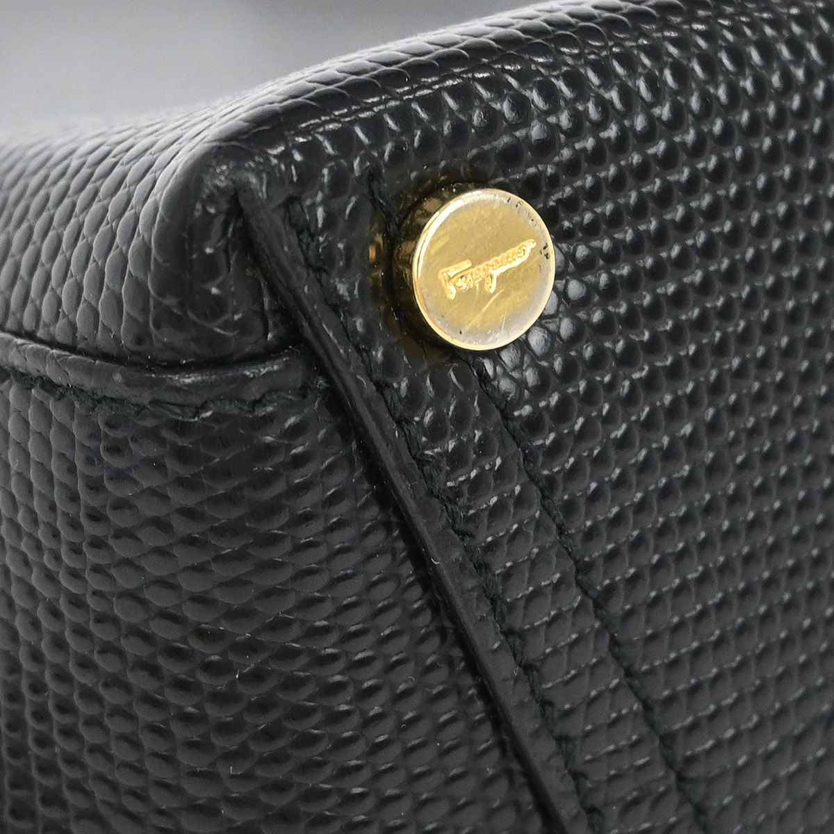 Salvatore Ferragamo Black Vara 2way Shoulder Handbag - Image 3