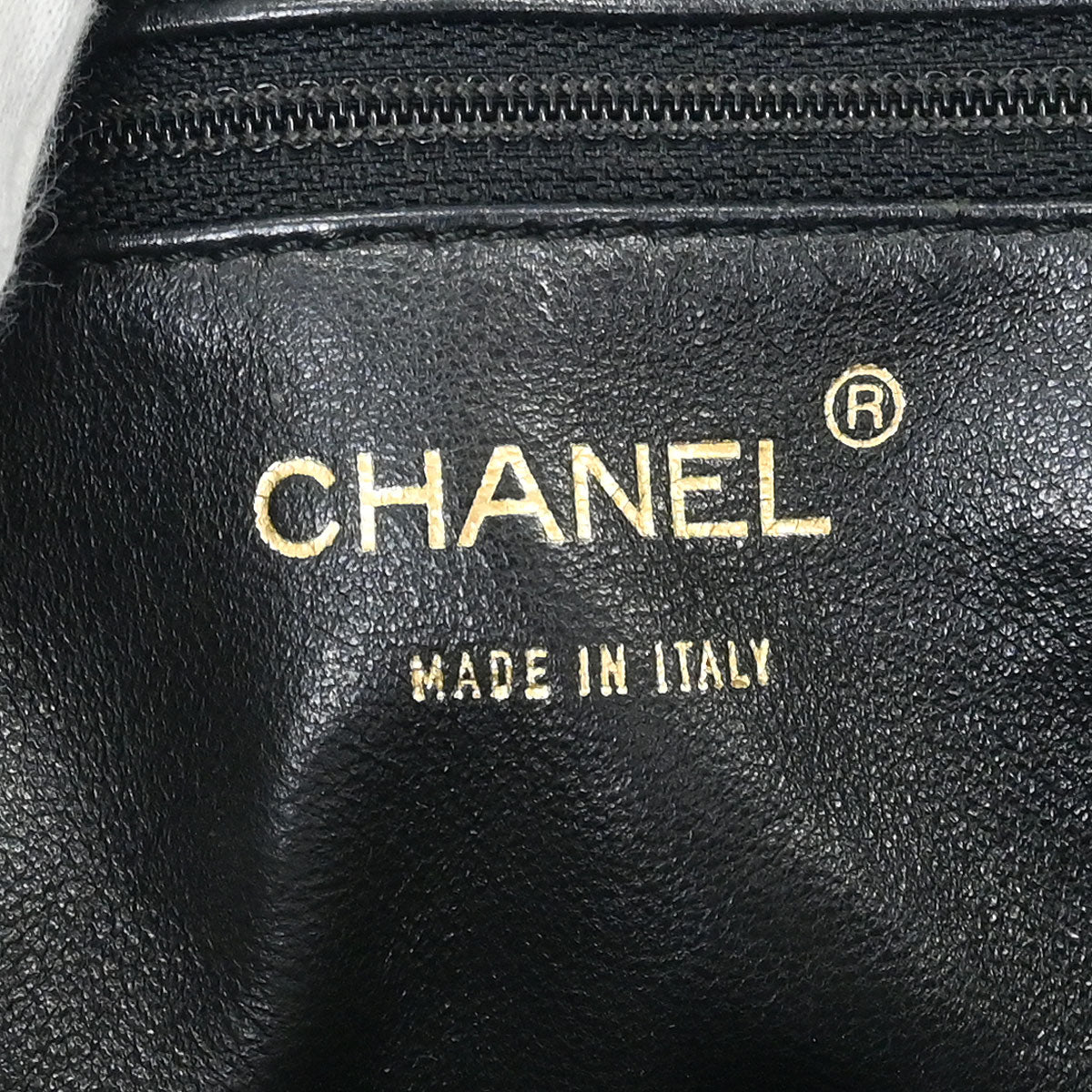Chanel 2002-2003 Black Calfskin Tote Handbag - Image 9