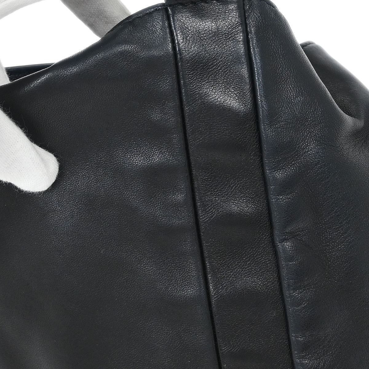 Chanel 2002-2003 Black Lambskin Handbag - Image 5