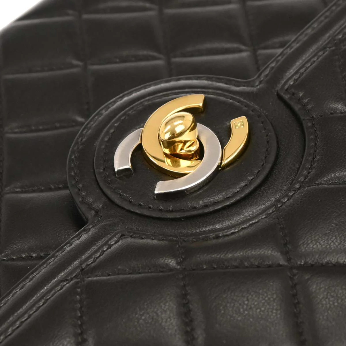 Chanel 1994-1996 Black Lambskin Paris Single Flap Chain Shoulder Bag - Image 4