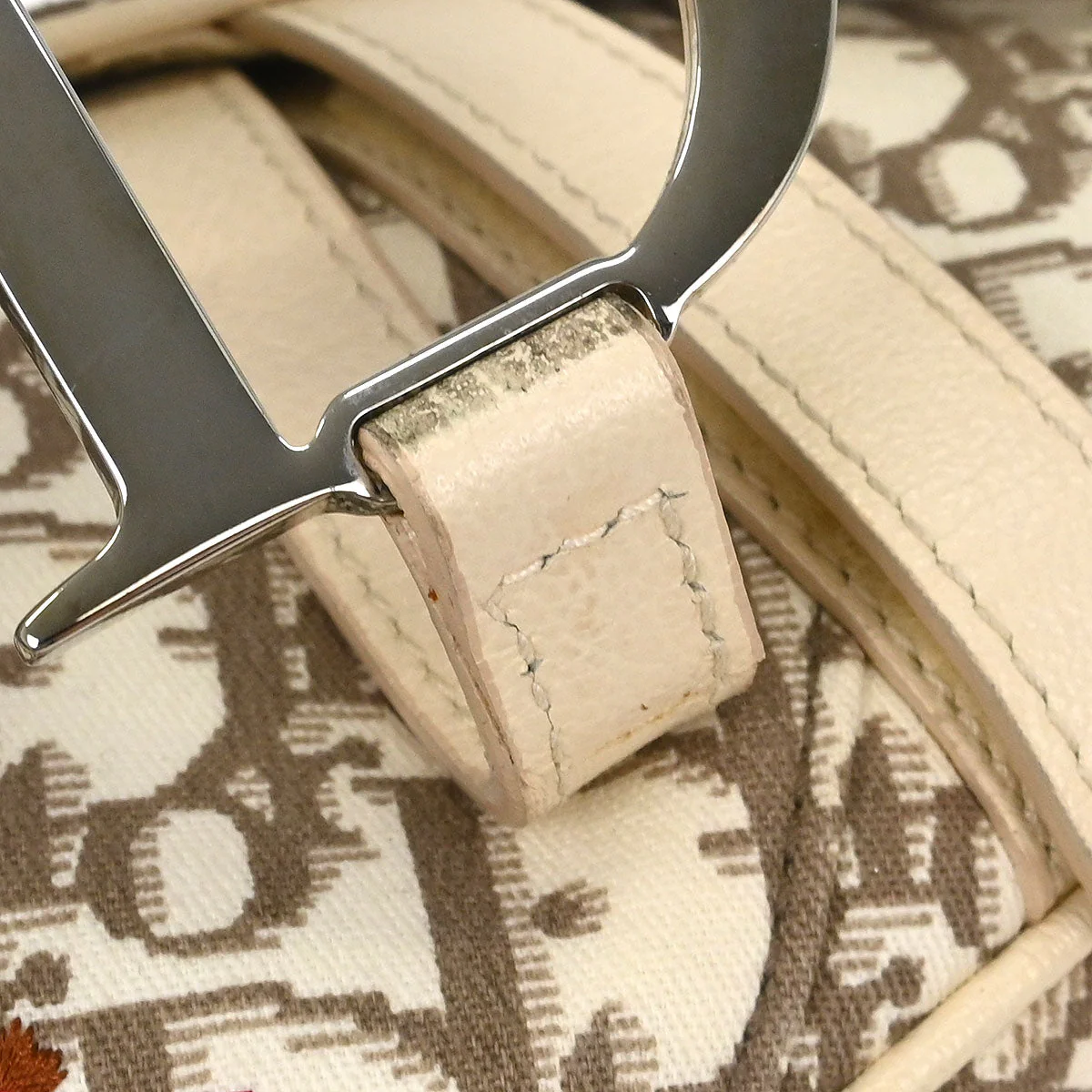 Christian Dior Ivory Embroidered Trotter Saddle Handbag - Image 7