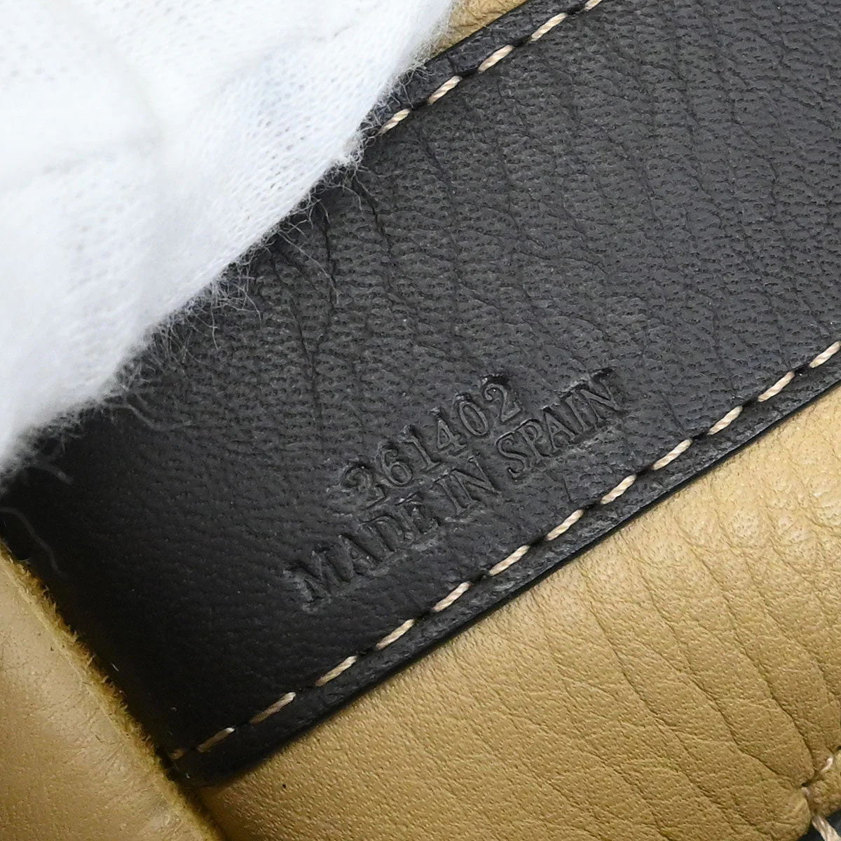 Loewe Beige Suede Shoulder Bag - Image 9