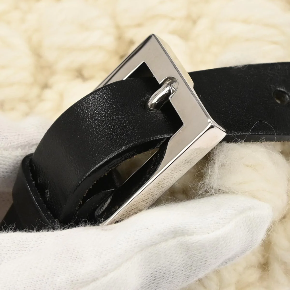 Fendi White Wool Mamma Baguette Handbag - Image 3