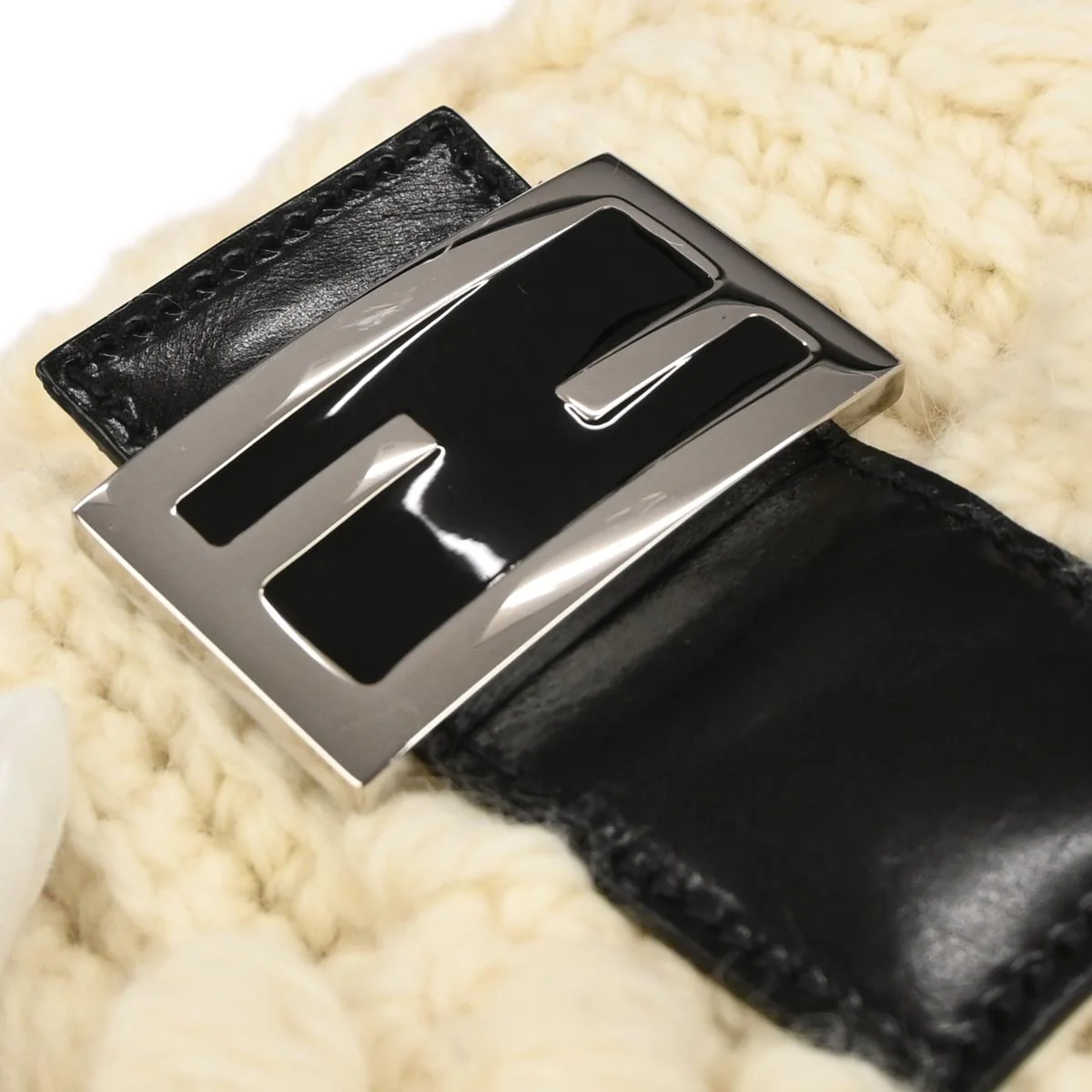 Fendi White Wool Mamma Baguette Handbag - Image 5