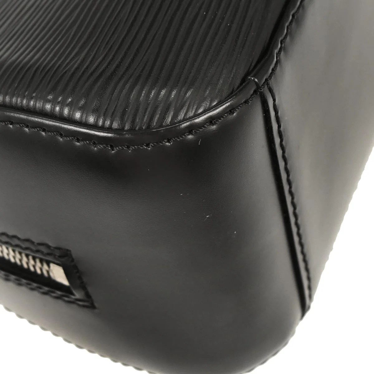 Louis Vuitton 2006 Black Epi Jasmin Handbag M52782 - Image 6