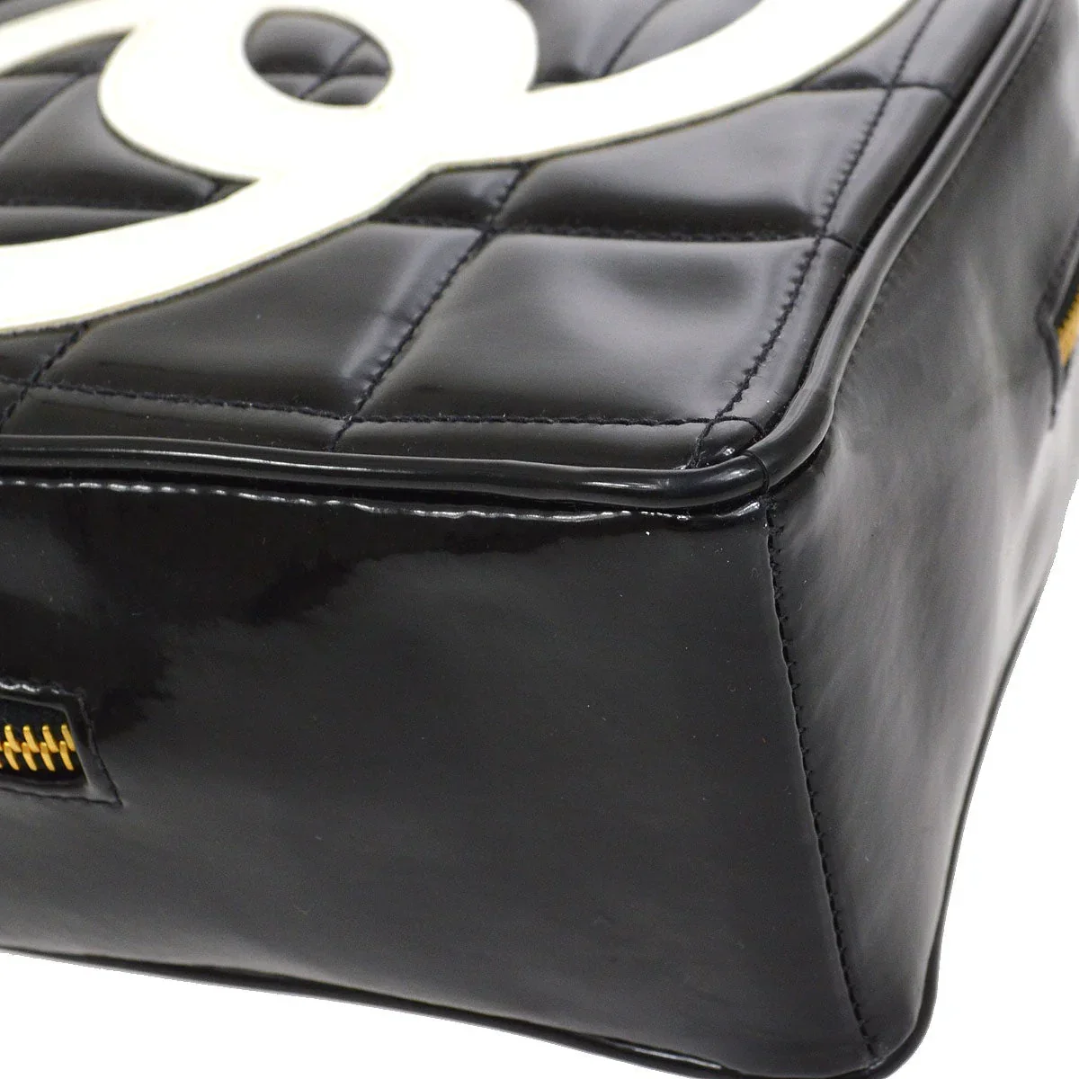 CHANEL * 1995-1996 Black Patent Leather Heart Top Handle Bag - Image 3