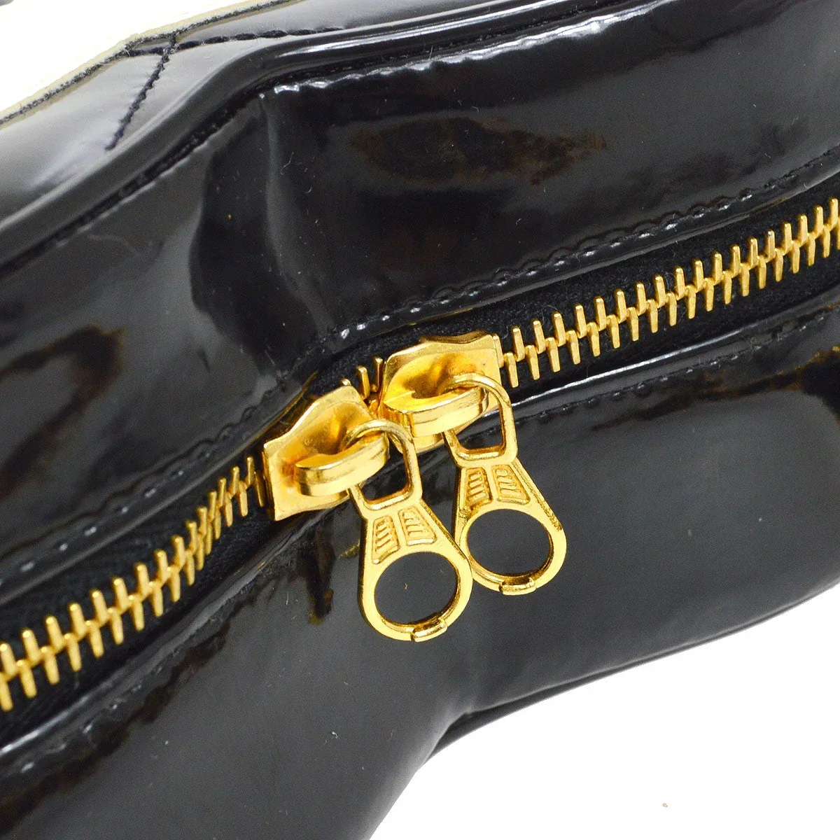 CHANEL * 1995-1996 Black Patent Leather Heart Top Handle Bag - Image 4