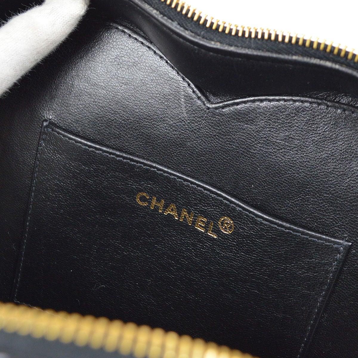 CHANEL * 1995-1996 Black Patent Leather Heart Top Handle Bag - Image 8