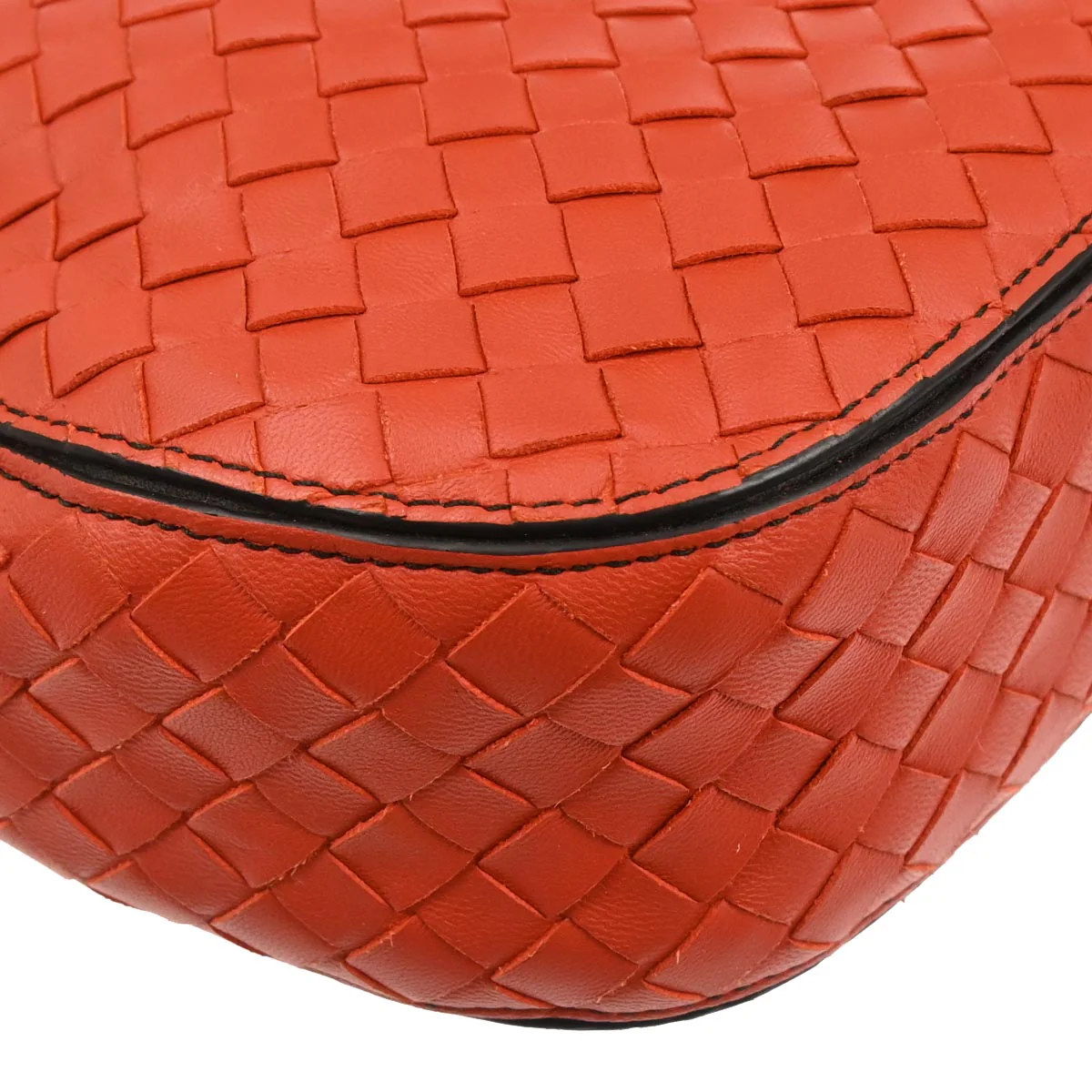 Bottega Veneta Red Lambskin Intrecciato Handbag - Image 3