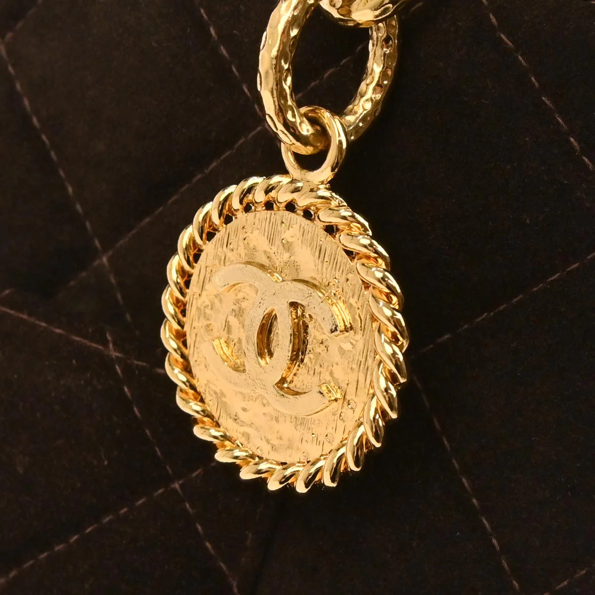 Chanel 1997-1999 Brown Suede Medallion Tote Handbag - Image 7