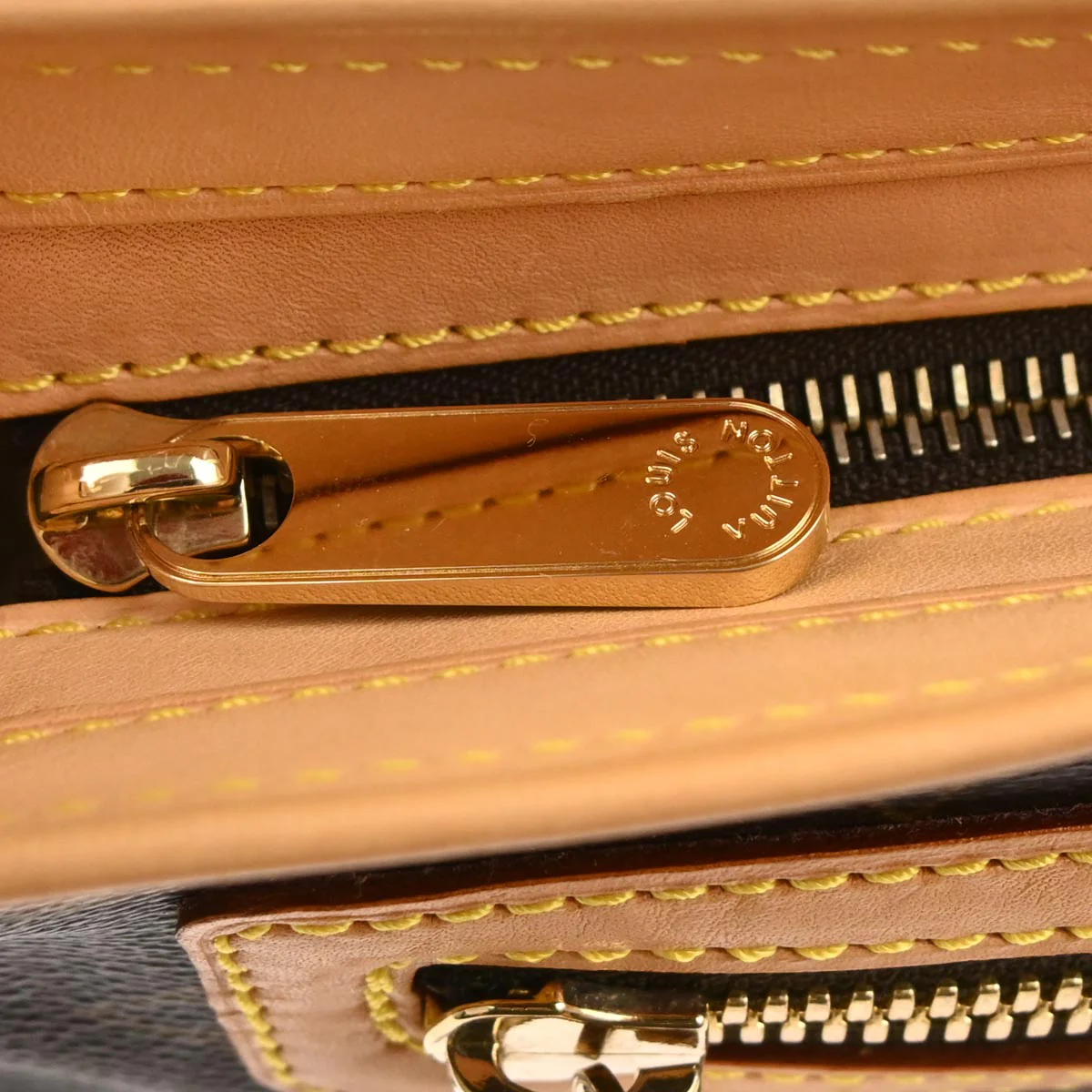 Louis Vuitton 2006 Monogram Hudson GM Shoulder Bag M40045 - Image 7