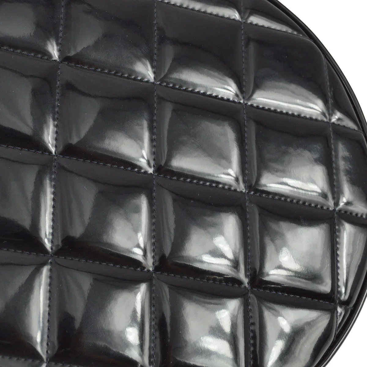 Chanel 1994-1996 Black Patent Leather Round Vanity Handbag - Image 3