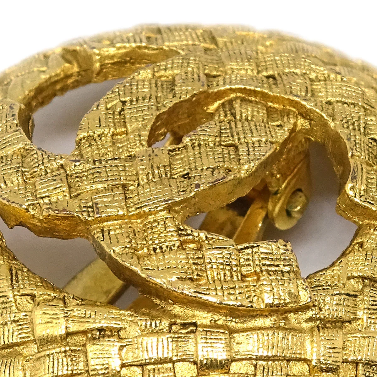 Chanel 1994 Woven CC Cutout Earrings Gold Clip-On - Image 2