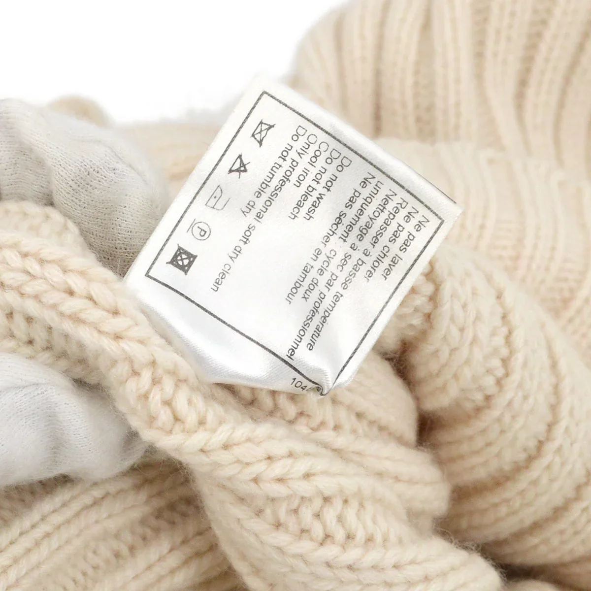 Chanel Fall 2000 Ribbed Cashmere Turtleneck Jumper #36 - Image 8