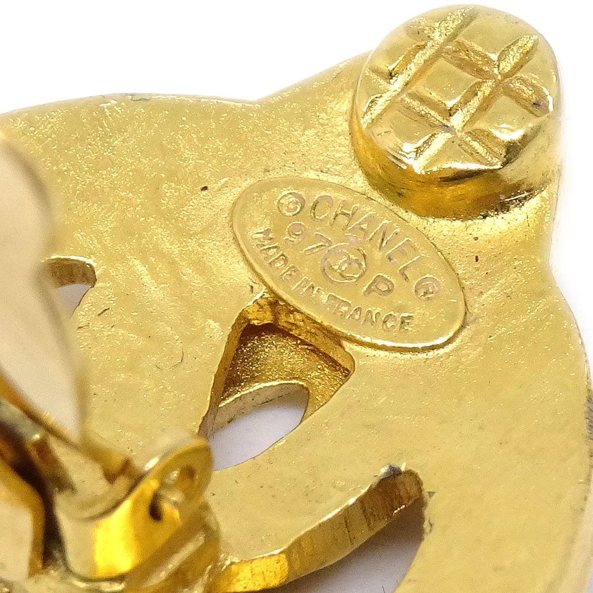 CHANEL 1997 Heart CC Earrings Gold Medium - Image 4