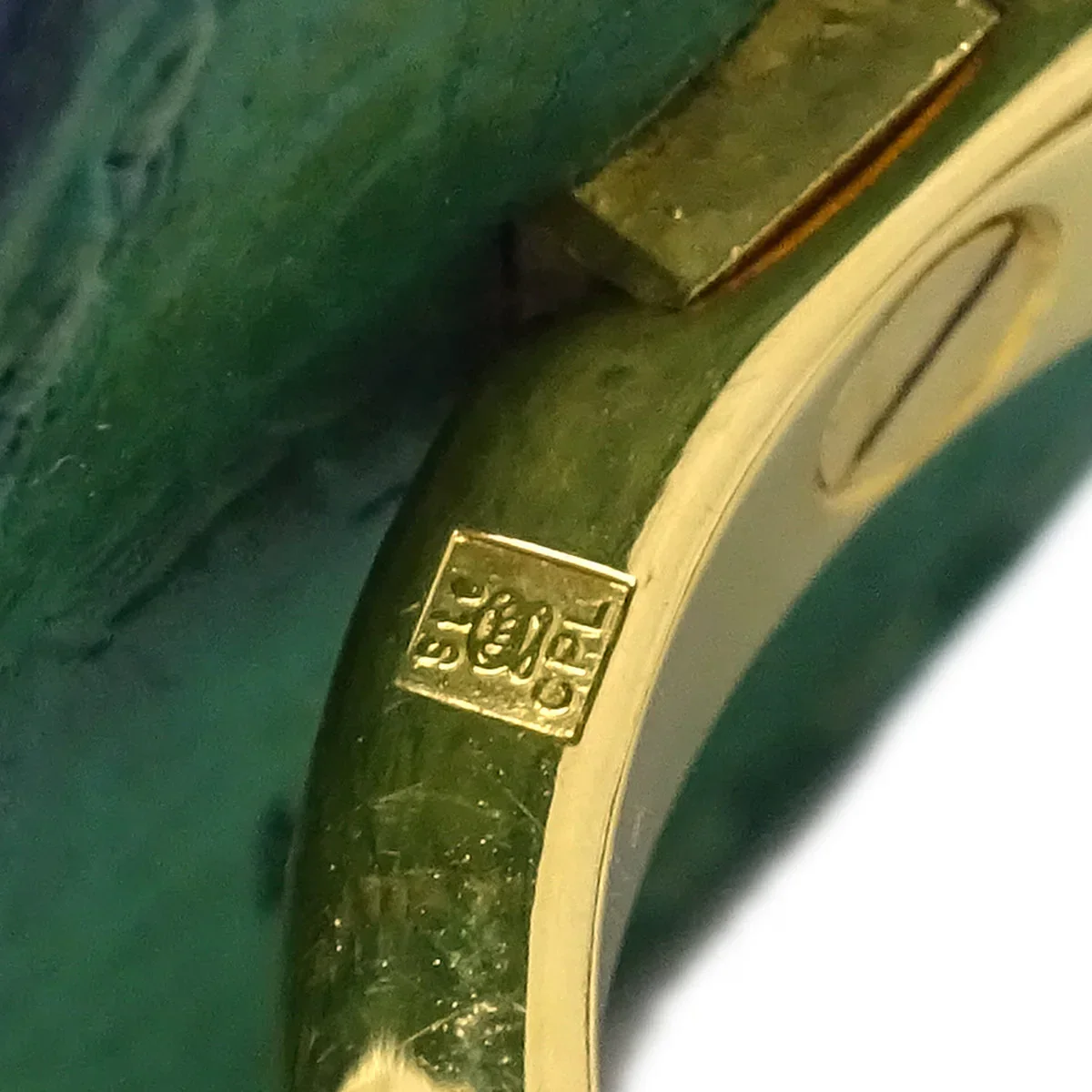 Hermes Green Courchevel Triangle Scarf Ring - Image 3